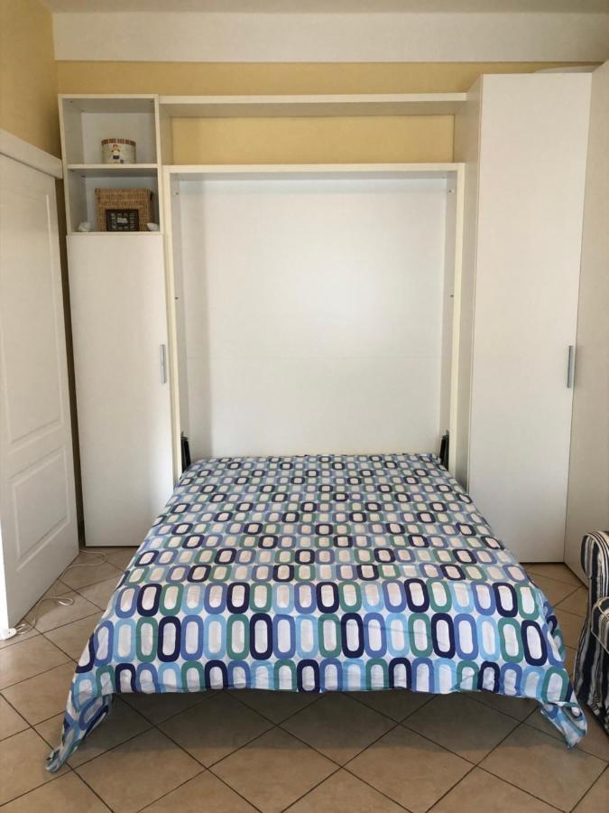 Centrally Located Apt By Harbour With Elevator 산레모 외부 사진