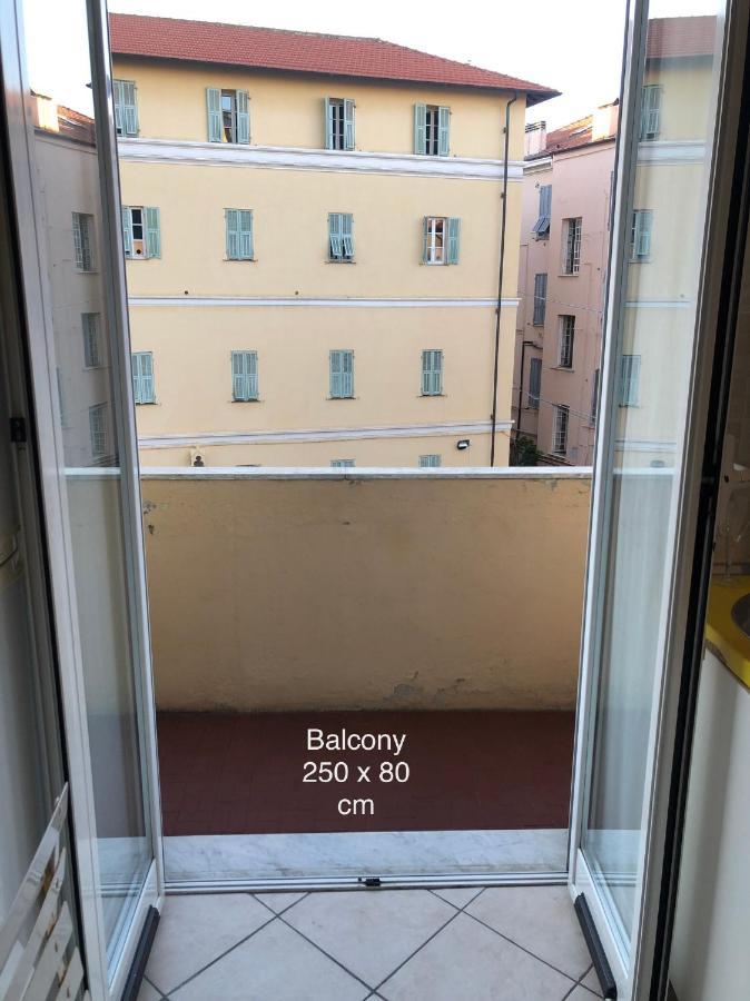 Centrally Located Apt By Harbour With Elevator 산레모 외부 사진