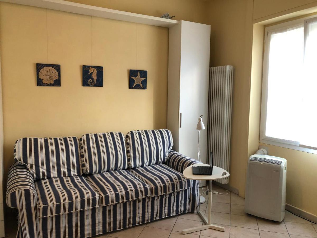Centrally Located Apt By Harbour With Elevator 산레모 외부 사진